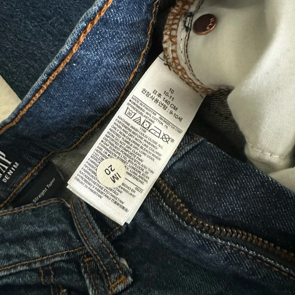 NWOT GAP (BOYS) KIDS ORIGINAL STRAIGHT TAPER JEANS. Sz 6 Excellent Condition